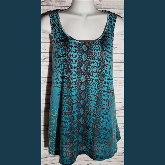 Kenneth Cole Tops - Kenneth Cole Loose Tank Top Medium